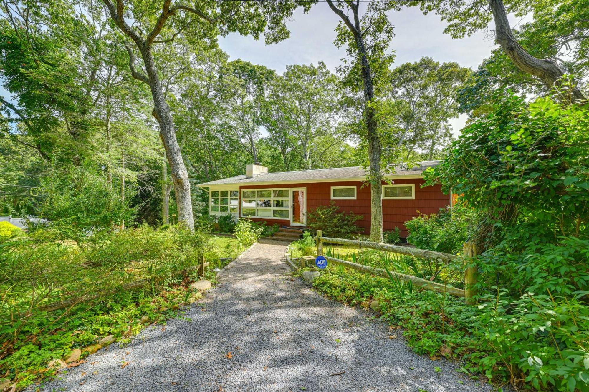 Home In Long Island Wine Country - Walk To Beach! Cutchogue Eksteriør bilde