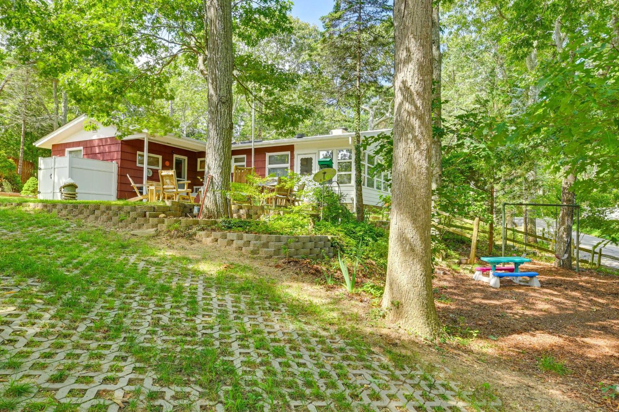 Home In Long Island Wine Country - Walk To Beach! Cutchogue Eksteriør bilde
